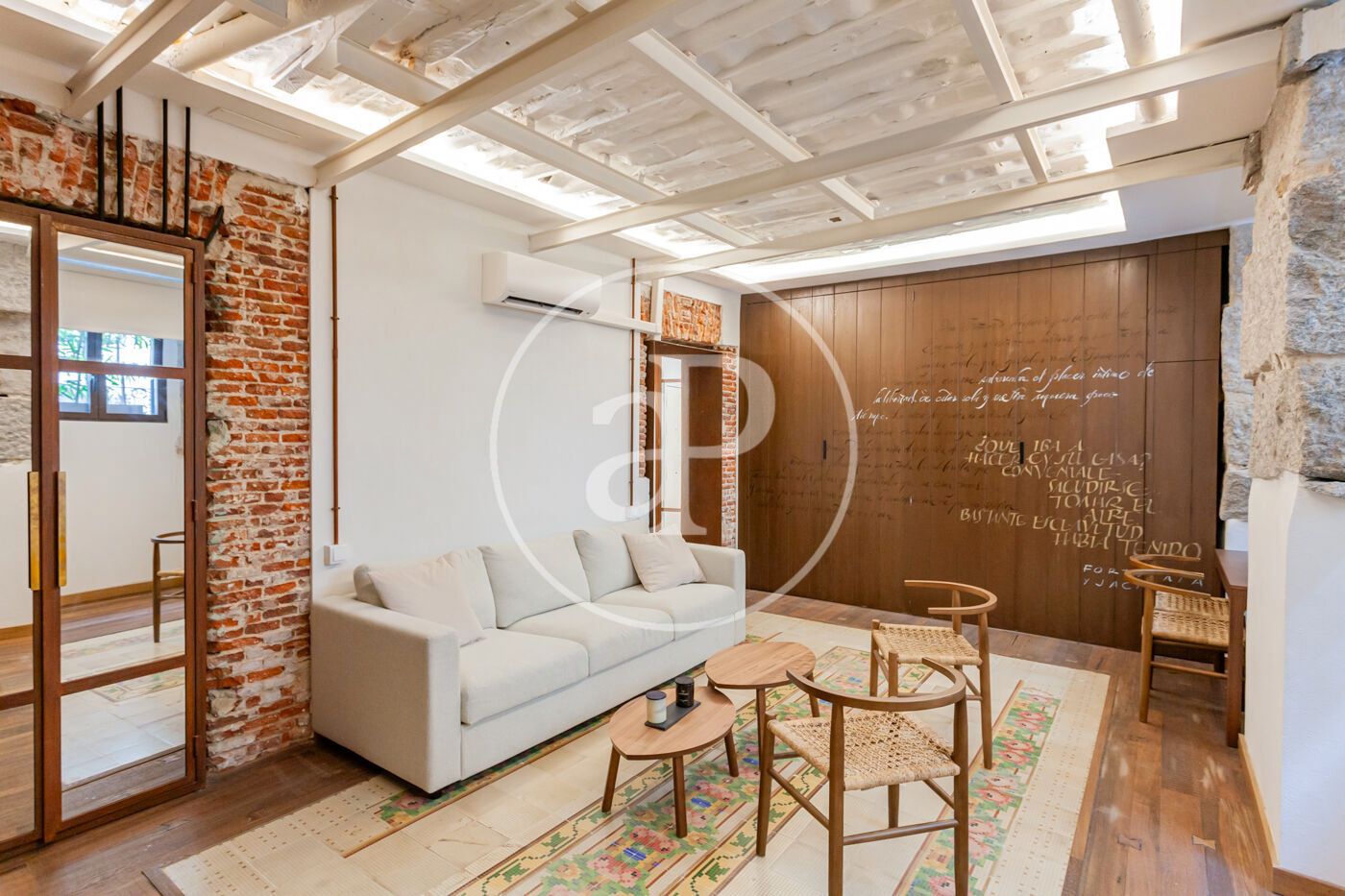 Living room of Flat for sale in  Madrid Capital  with Air Conditioner, Heating and Furnished