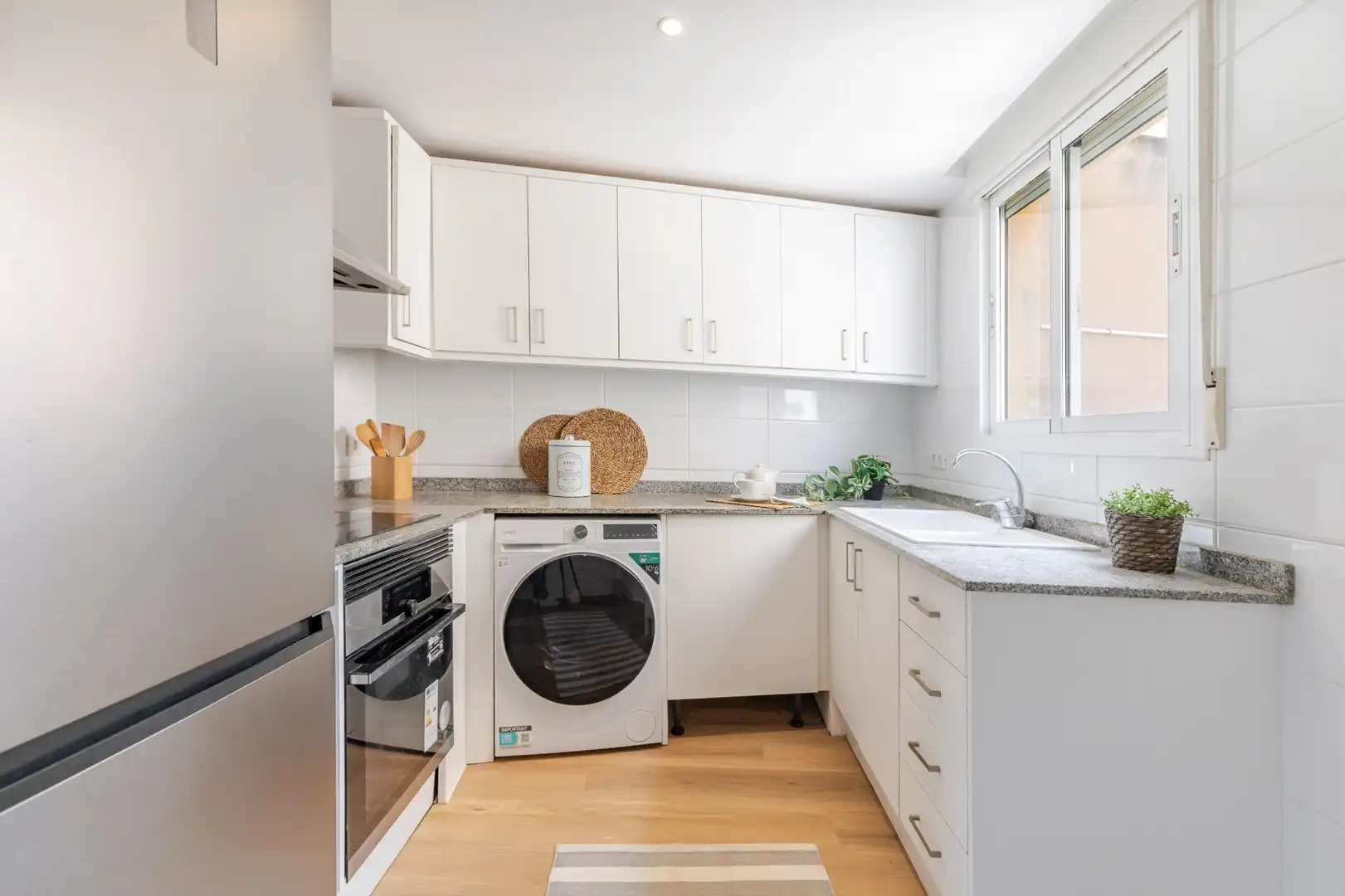 Küche von Einfamilien-Reihenhaus zum Verkauf in Gilet mit Terrasse, Abstellraum und Balkon
