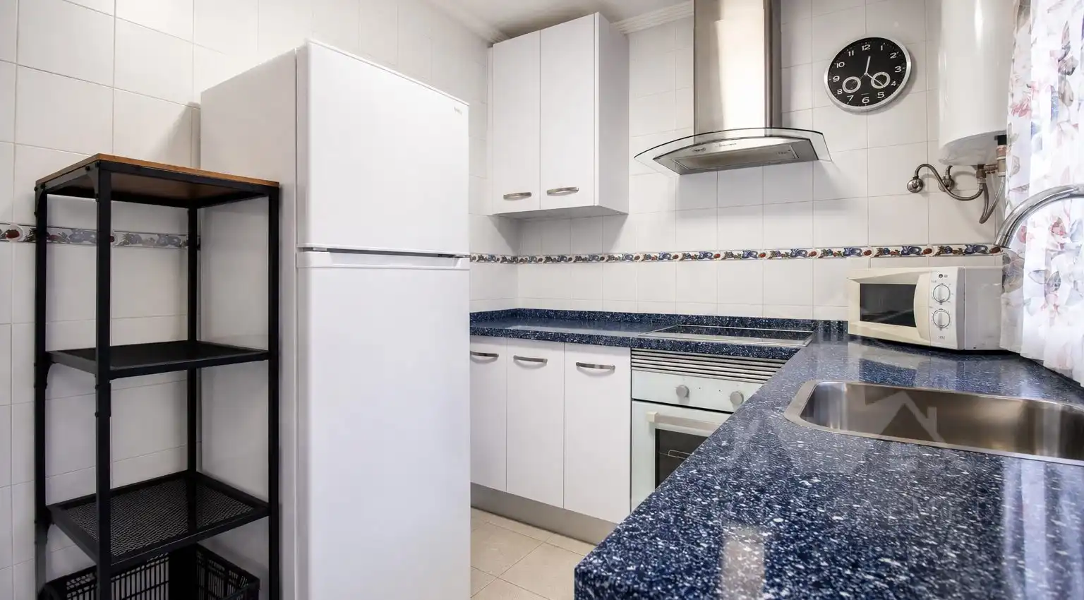 Cocina de Casa adosada en venta en Chipiona con Terraza