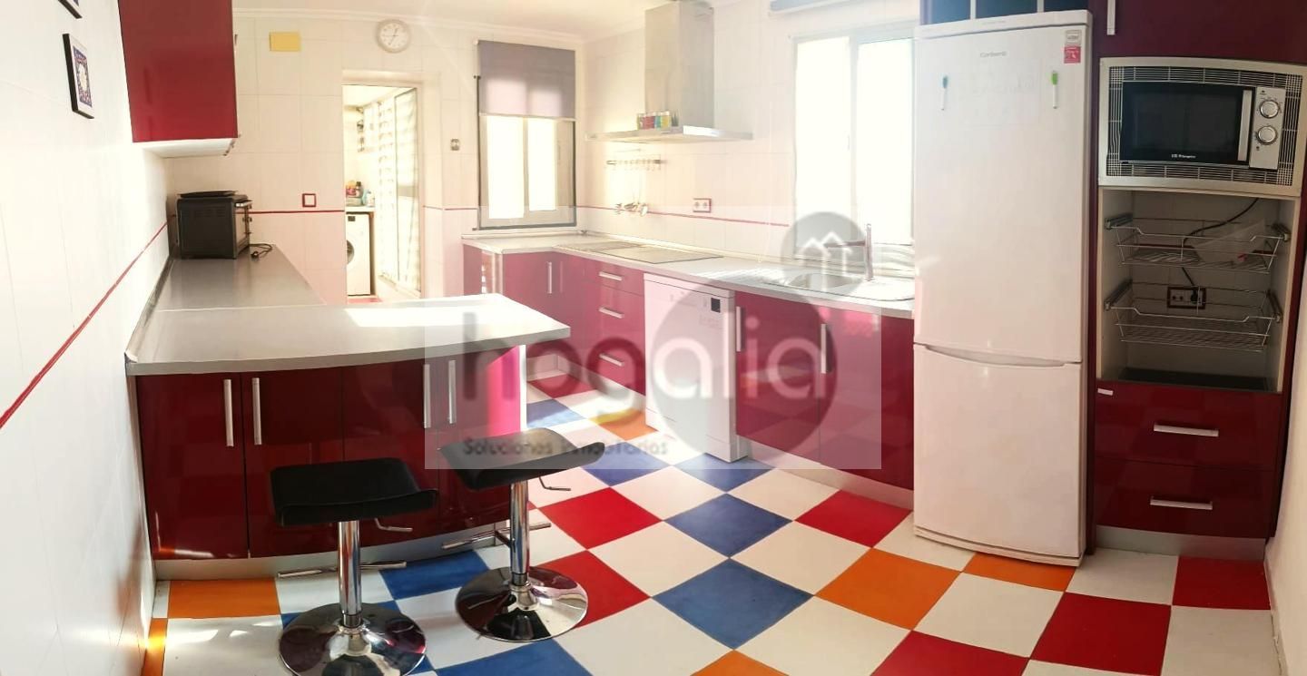 Cocina de Piso de alquiler en  Sevilla Capital con Aire acondicionado y Amueblado