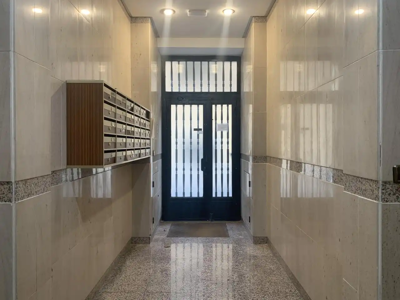 Flat for rent in Madrid  with Air Conditioner and Furnished