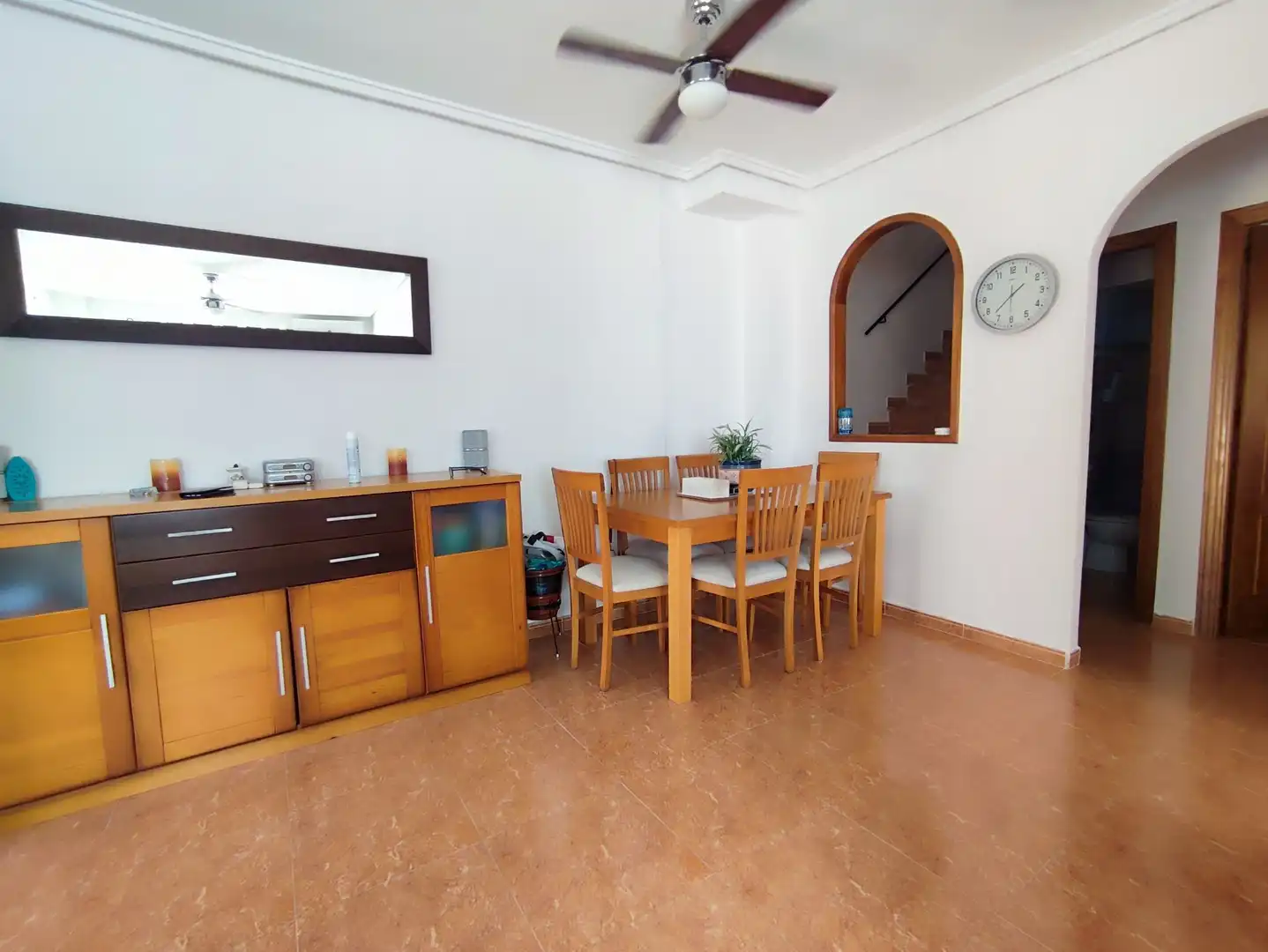 Esszimmer von Einfamilien-Reihenhaus zum Verkauf in Orihuela mit Klimaanlage, Terrasse und Möbliert