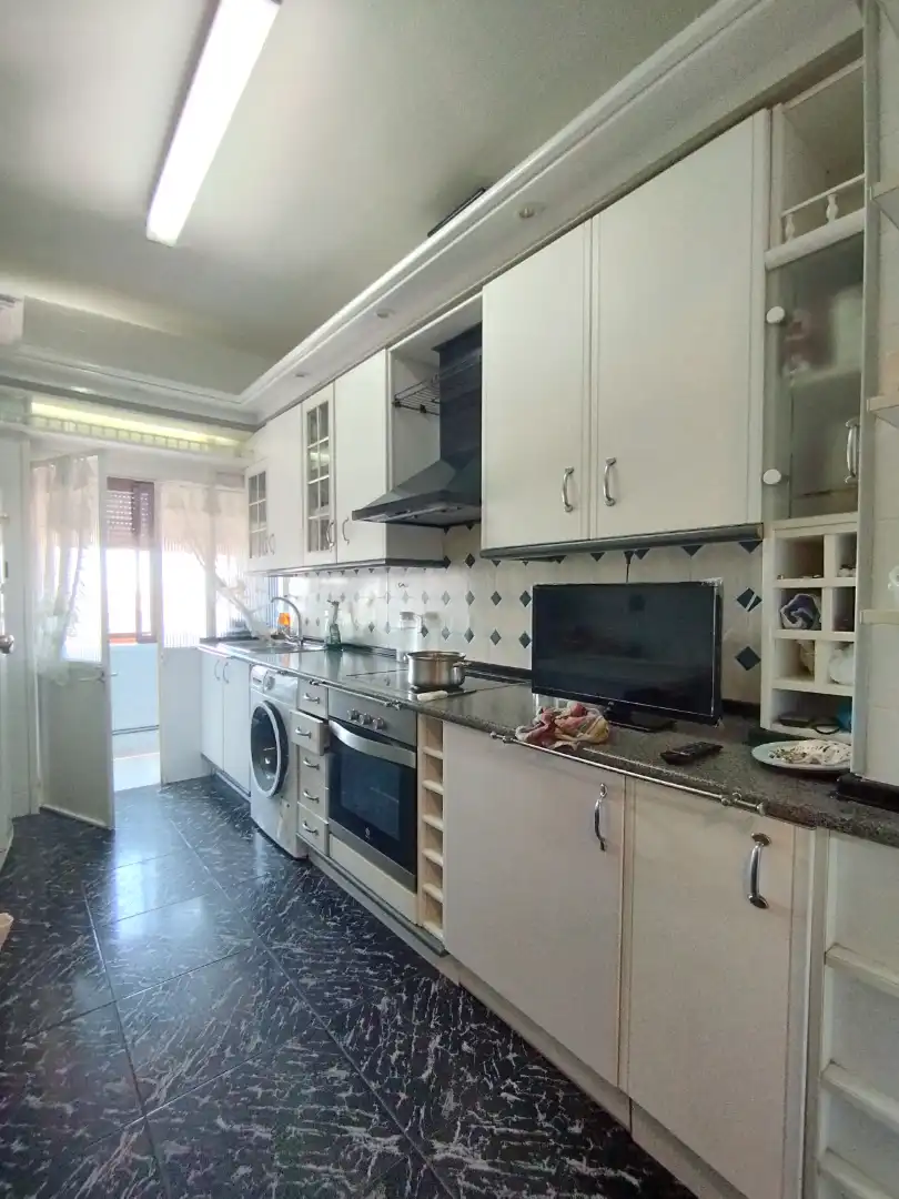 Flat for sale in Calle López Ossorio 12, imagen 2