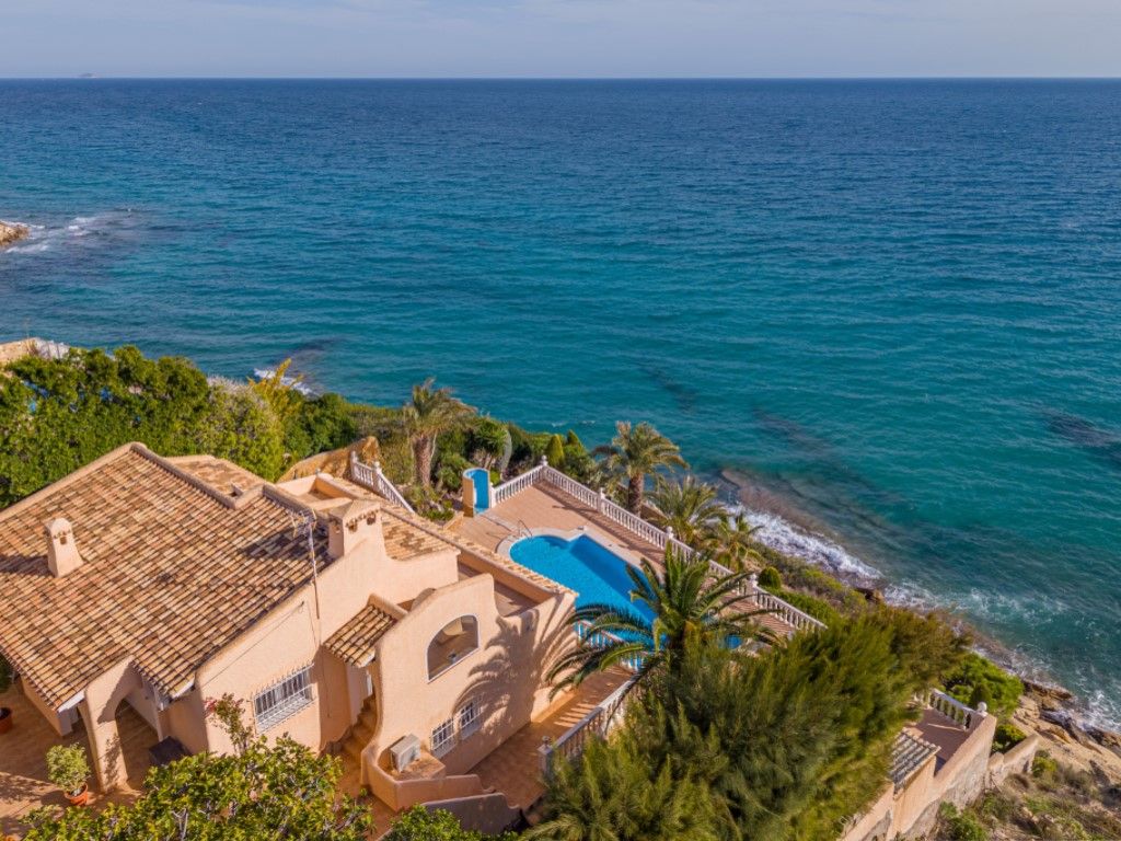 Vista exterior de Casa o chalet en venta en El Campello con Aire acondicionado, Jardín privado y Terraza