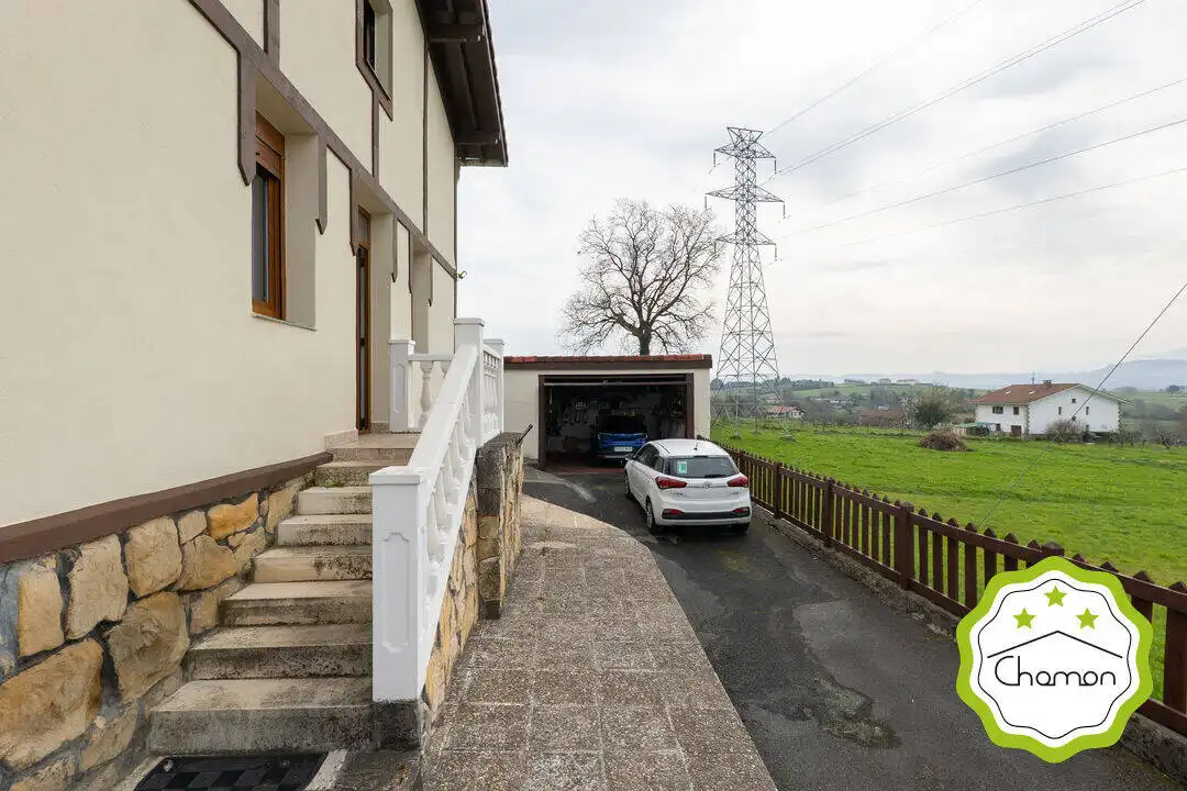 Außenansicht von Country house zum Verkauf in Erandio mit Heizung, Privatgarten und Terrasse