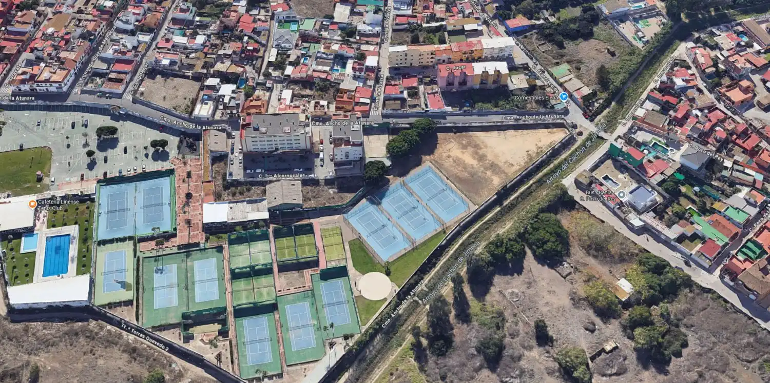 Vista exterior de Pis en venda en La Línea de la Concepción