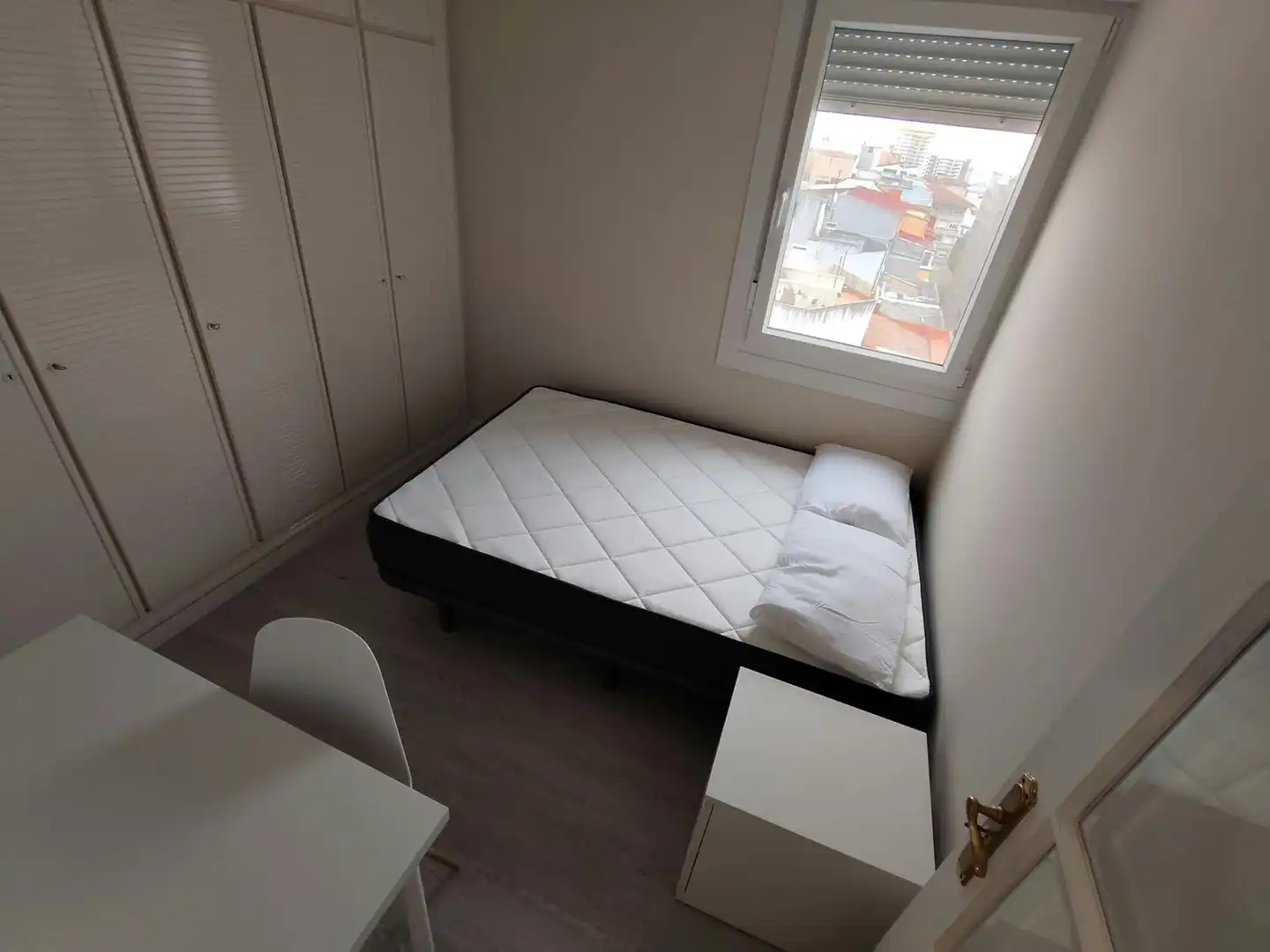Bedroom of Flat for share in Os Mallos