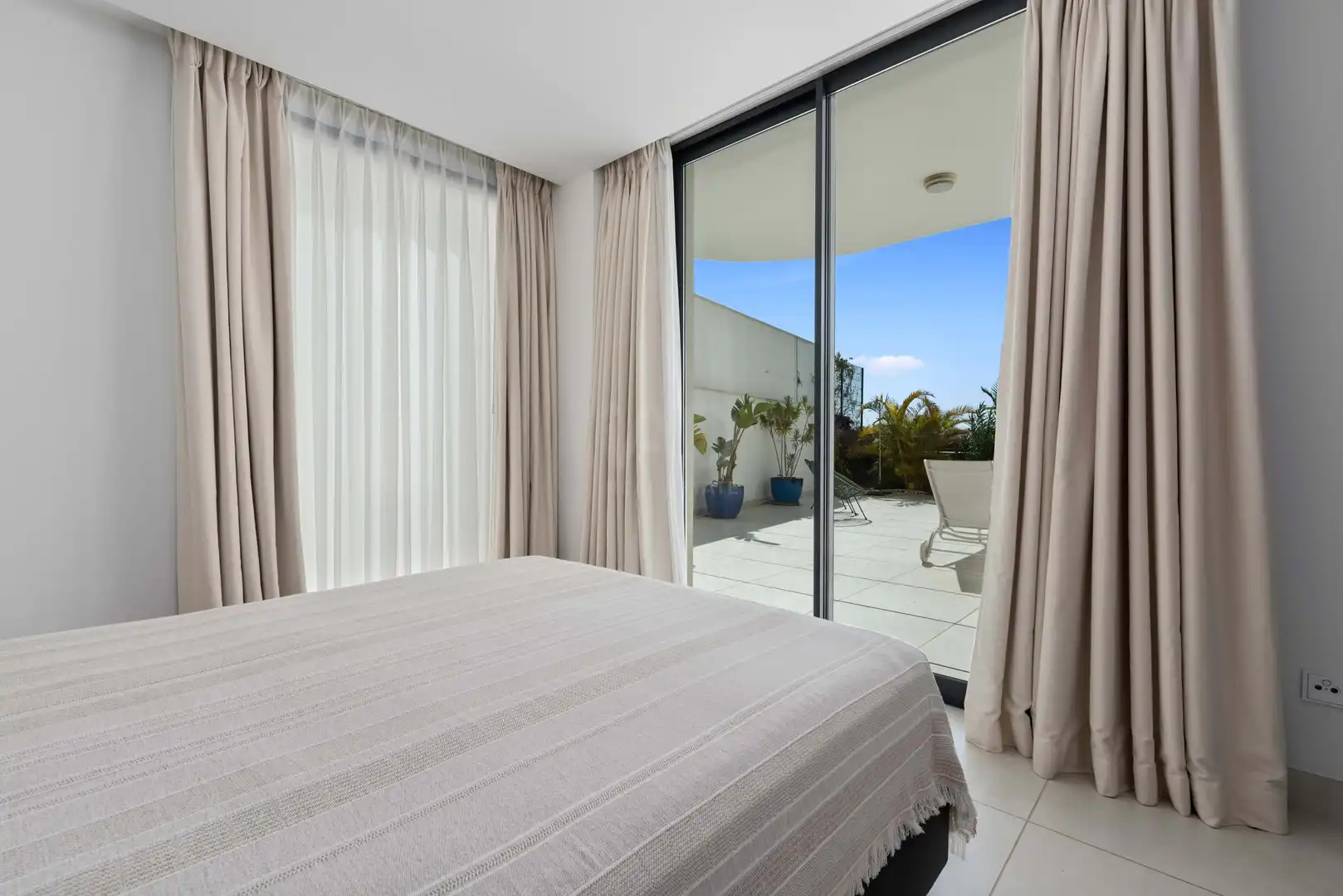 Habitación de Piso de alquiler en Fuengirola con Aire acondicionado, Calefacción y Terraza