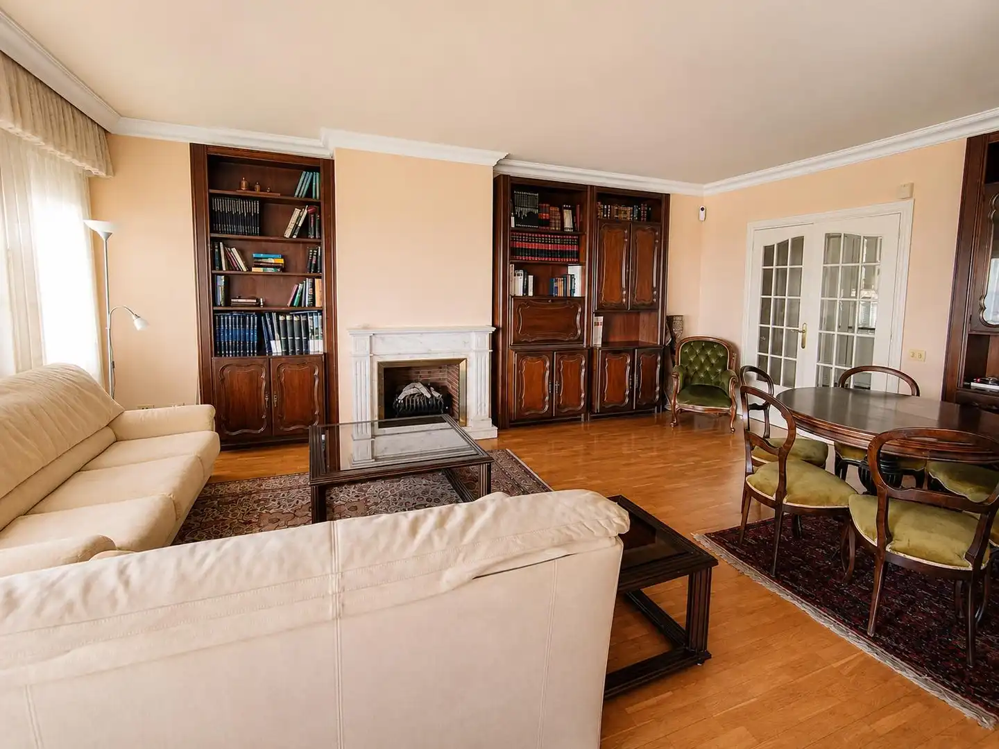 Wohnzimmer von Wohnung zum Verkauf in Barcelona mit Privatgarten und Parkett