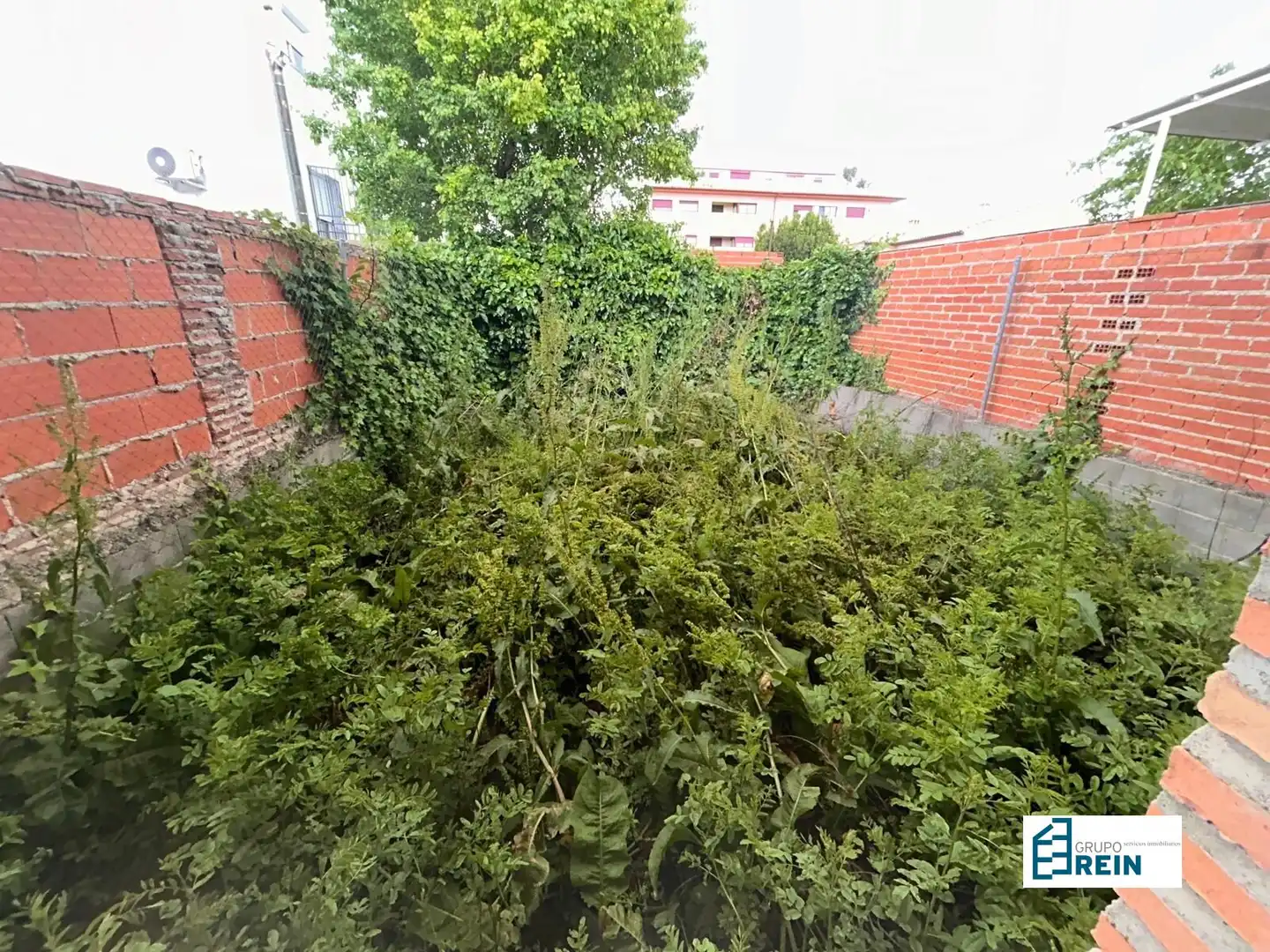 Detached homes for sale in Recas  with Private garden and Furnished