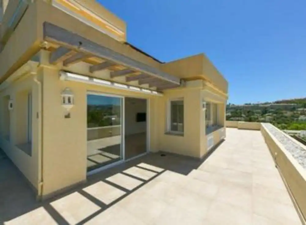 Penthouse with pool for sale in Nueva Andalucía, imagen 2