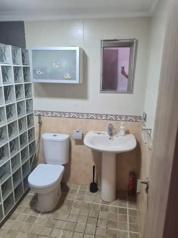 Baño de Piso en venta en Melilla con Terraza y Piscina comunitaria