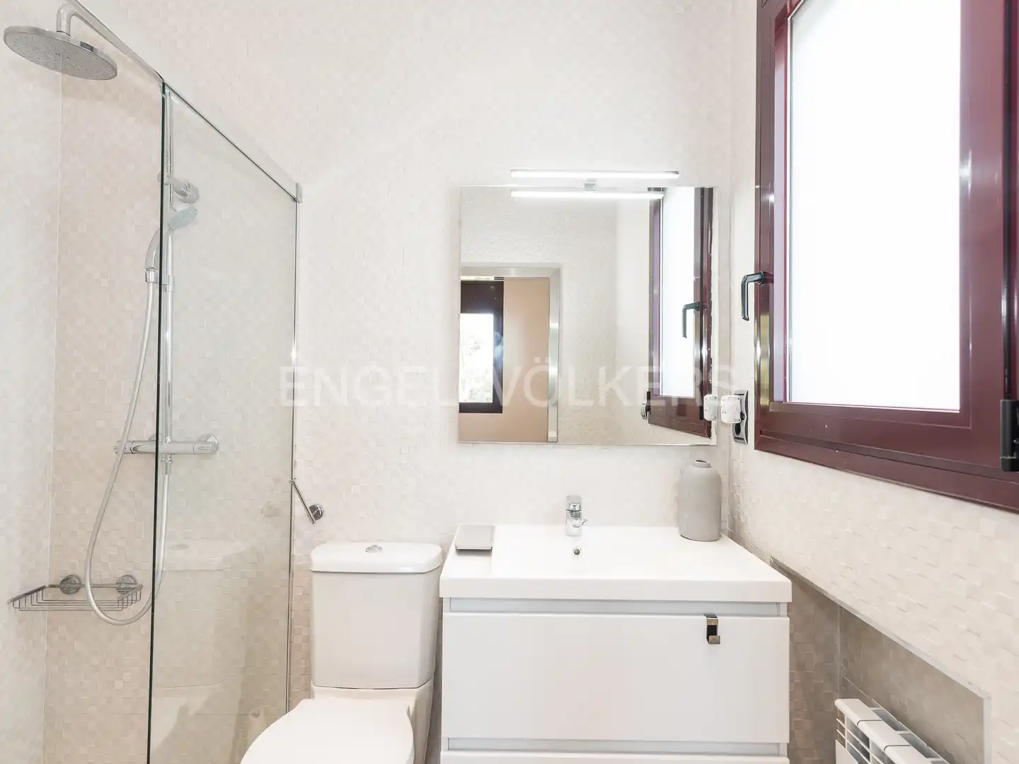 Bathroom of Houses for rent in Castelldefels  with Air Conditioner, Heating and Private garden