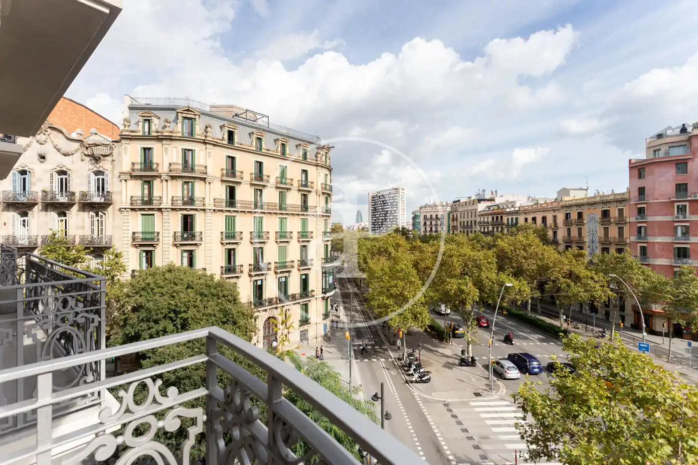 Pis de lloguer a Gran Via de les Corts Catalanes, Dreta de l'Eixample
