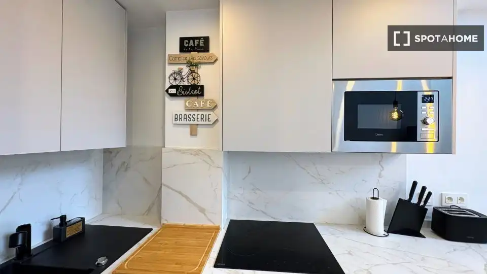 Kitchen of Flat for rent in Madrid  with Air Conditioner, Heating and Furnished
