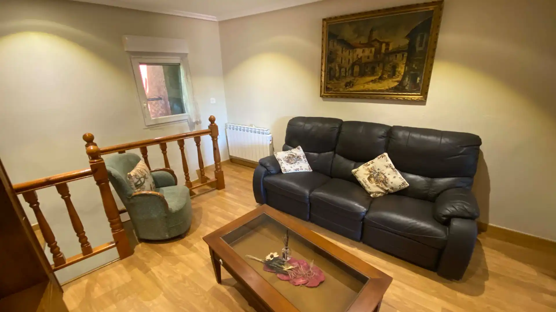 Sala de estar de Casa o chalet en venta en San Martín del Rey Aurelio con Calefacción, Jardín privado y Trastero