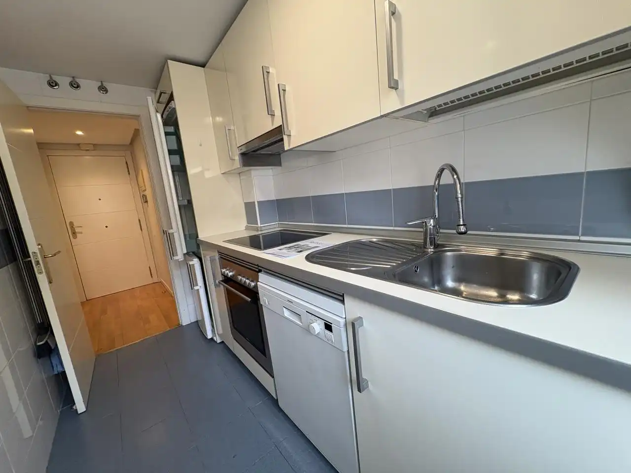 Küche von Wohnung zur Miete in Madrid mit Klimaanlage, Heizung und Parkett