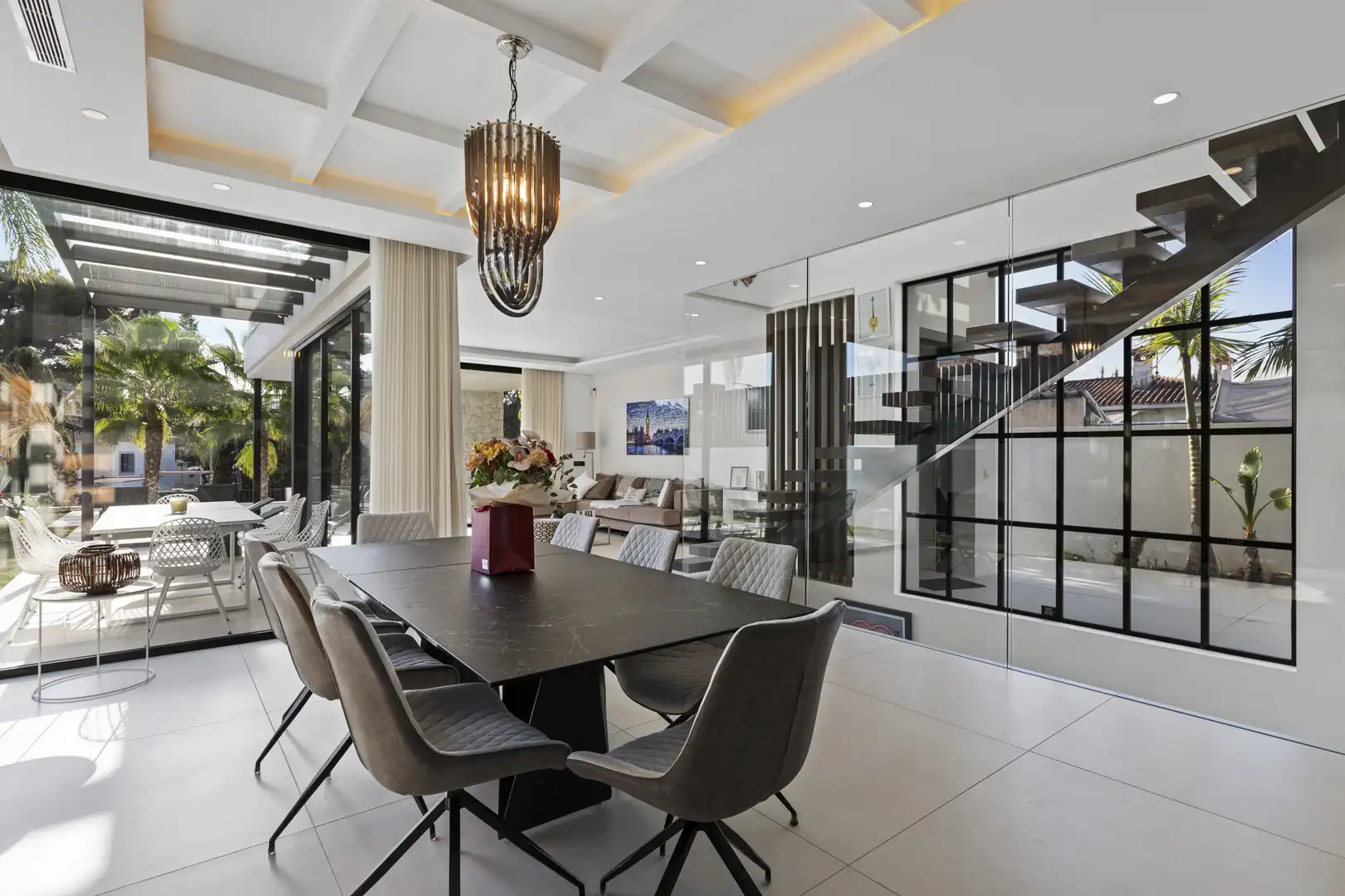 Comedor de Casa o chalet en venta en Marbella con Aire acondicionado, Jardín privado y Terraza