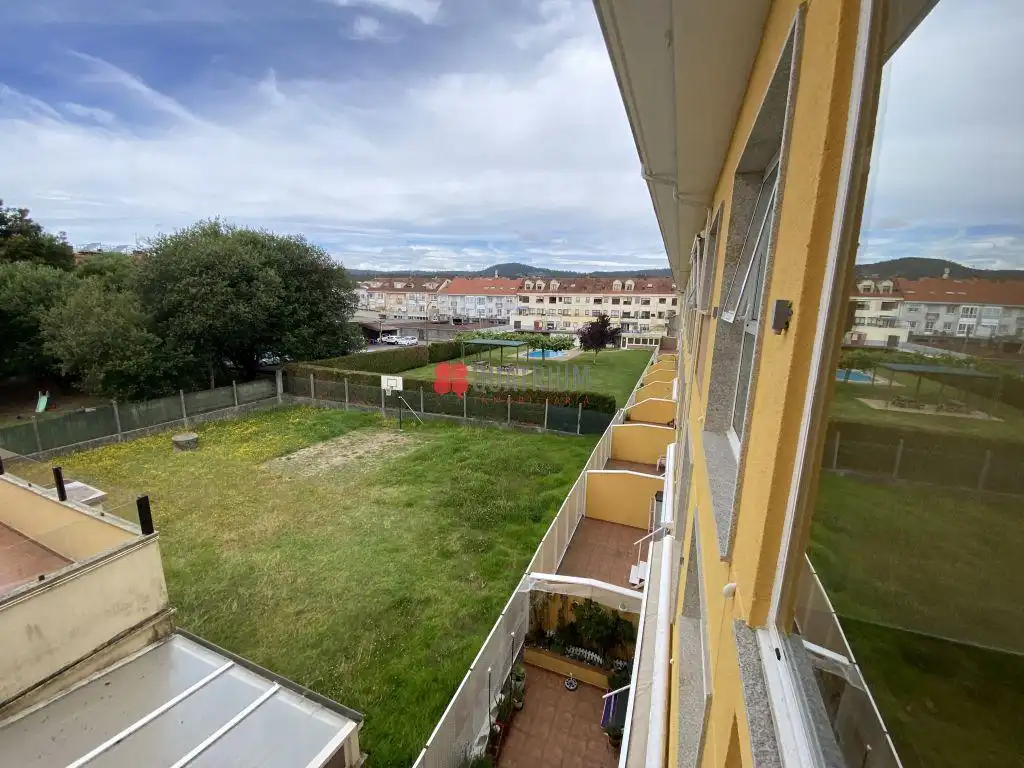 Vista exterior de Dúplex en venta en Ames con Calefacción, Trastero y Piscina