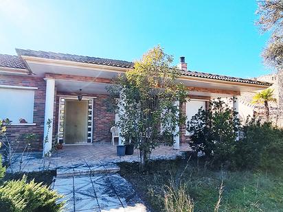 Exterior view of House or chalet for sale in La Muela  with Private garden, Oven and Washing machine