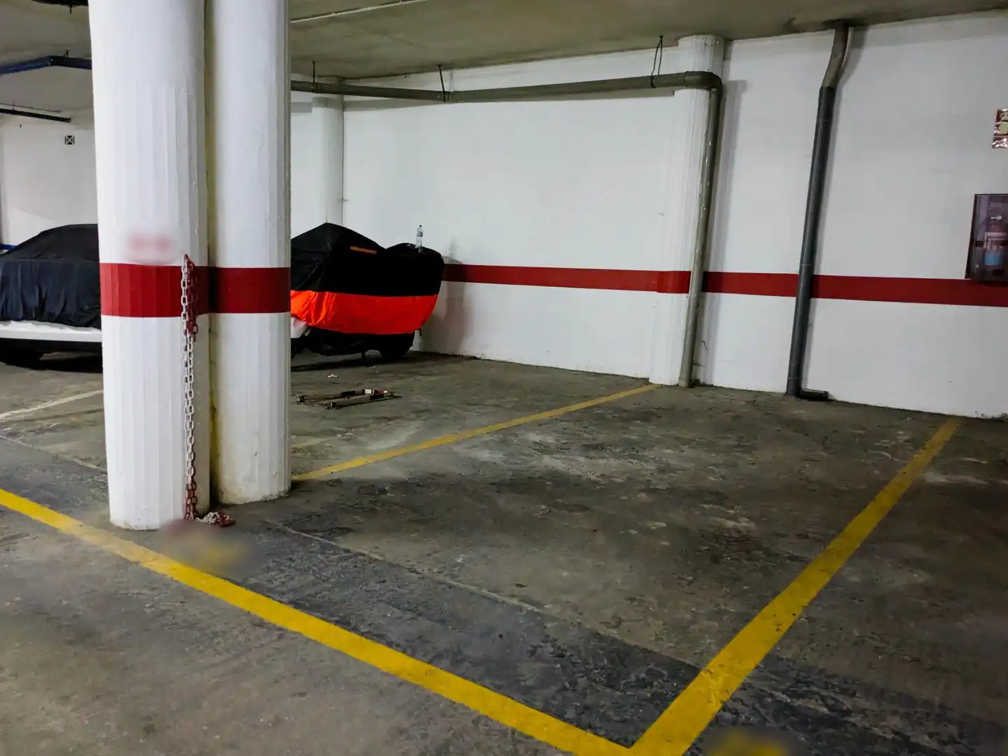 Parking of Flat for sale in Marbella  with Air Conditioner, Heating and Private garden