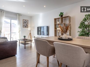Flat with balcony to rent in Quatre Carreres