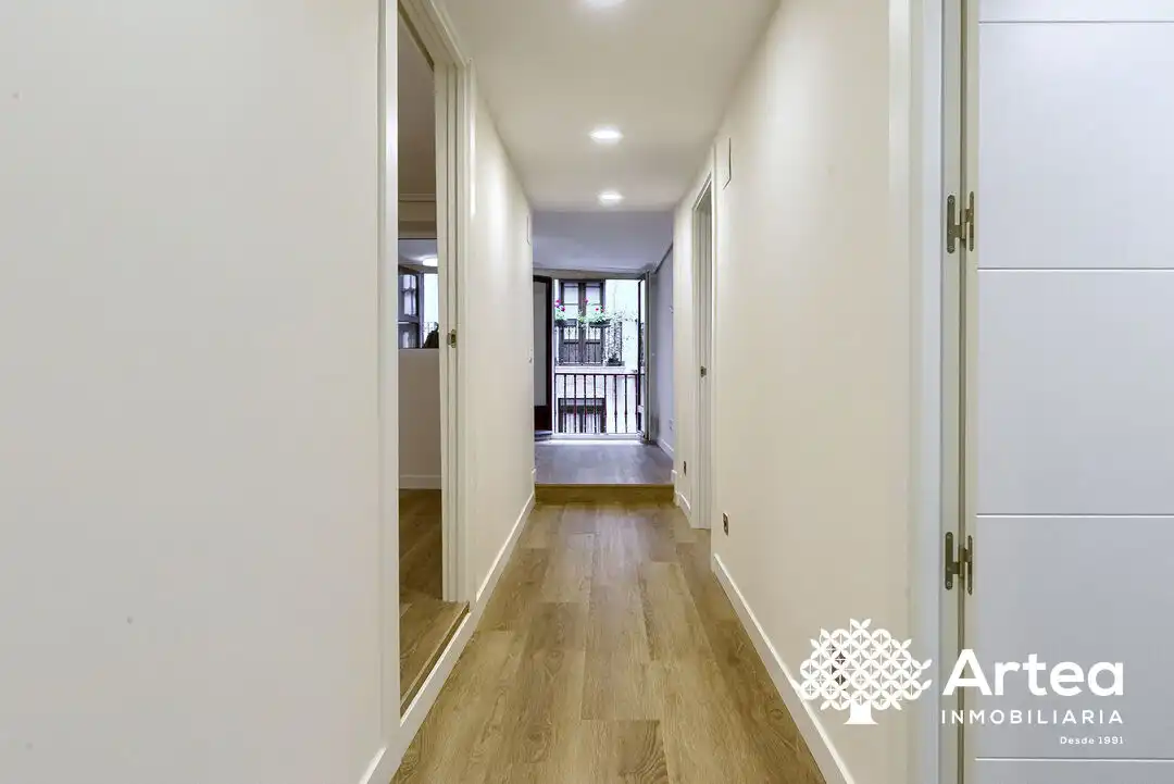 Piso en venta en Bilbao  con Balcón y Alarma