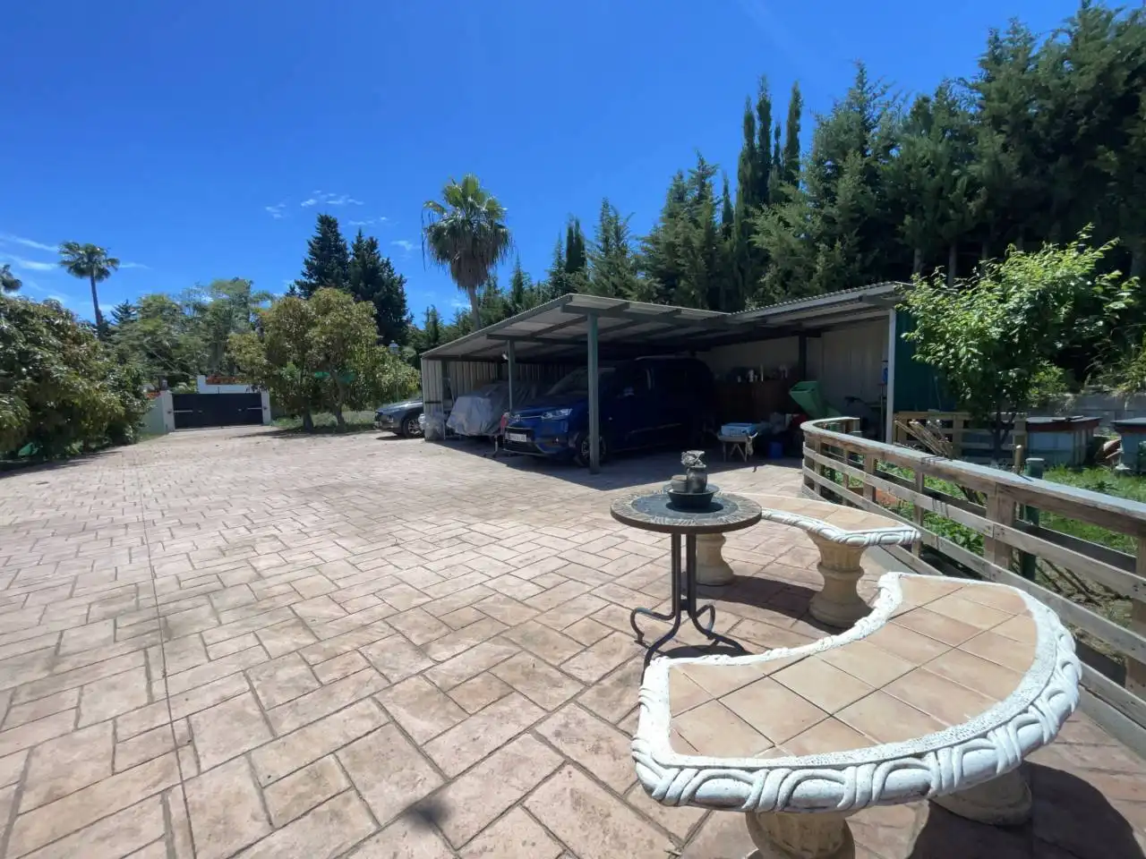 Aparcament de Finca rústica en venda en Estepona amb Aire condicionat, Calefacció i Jardí privat