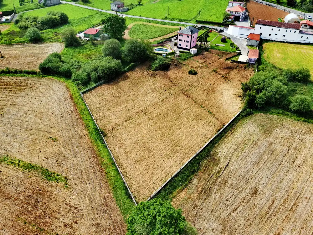 Casa o chalet en venta en A Laracha   con Calefacción, Jardín privado y Trastero