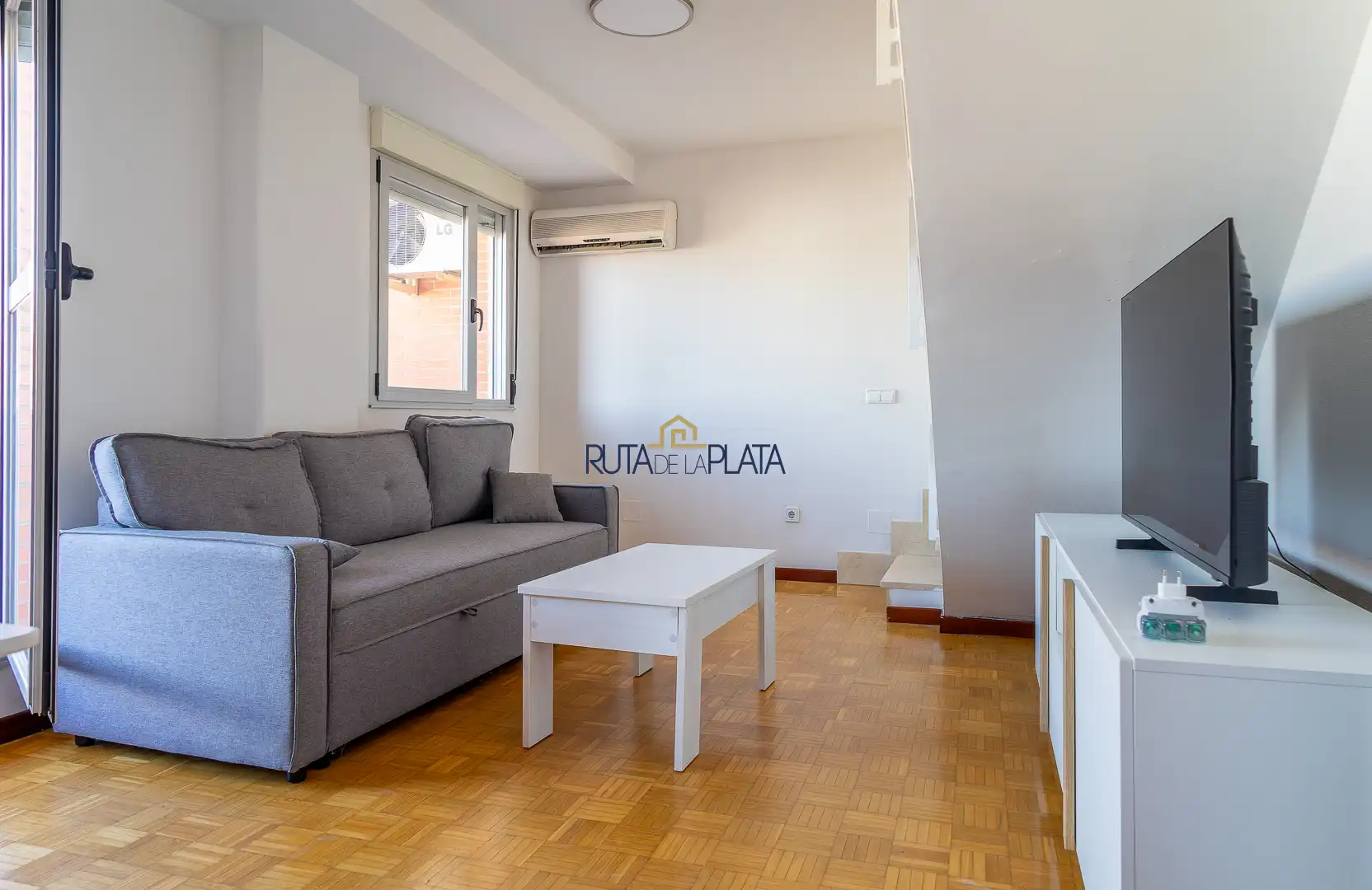 Sala de estar de Ático de alquiler en Zamora Capital  con Aire acondicionado, Calefacción y Parquet