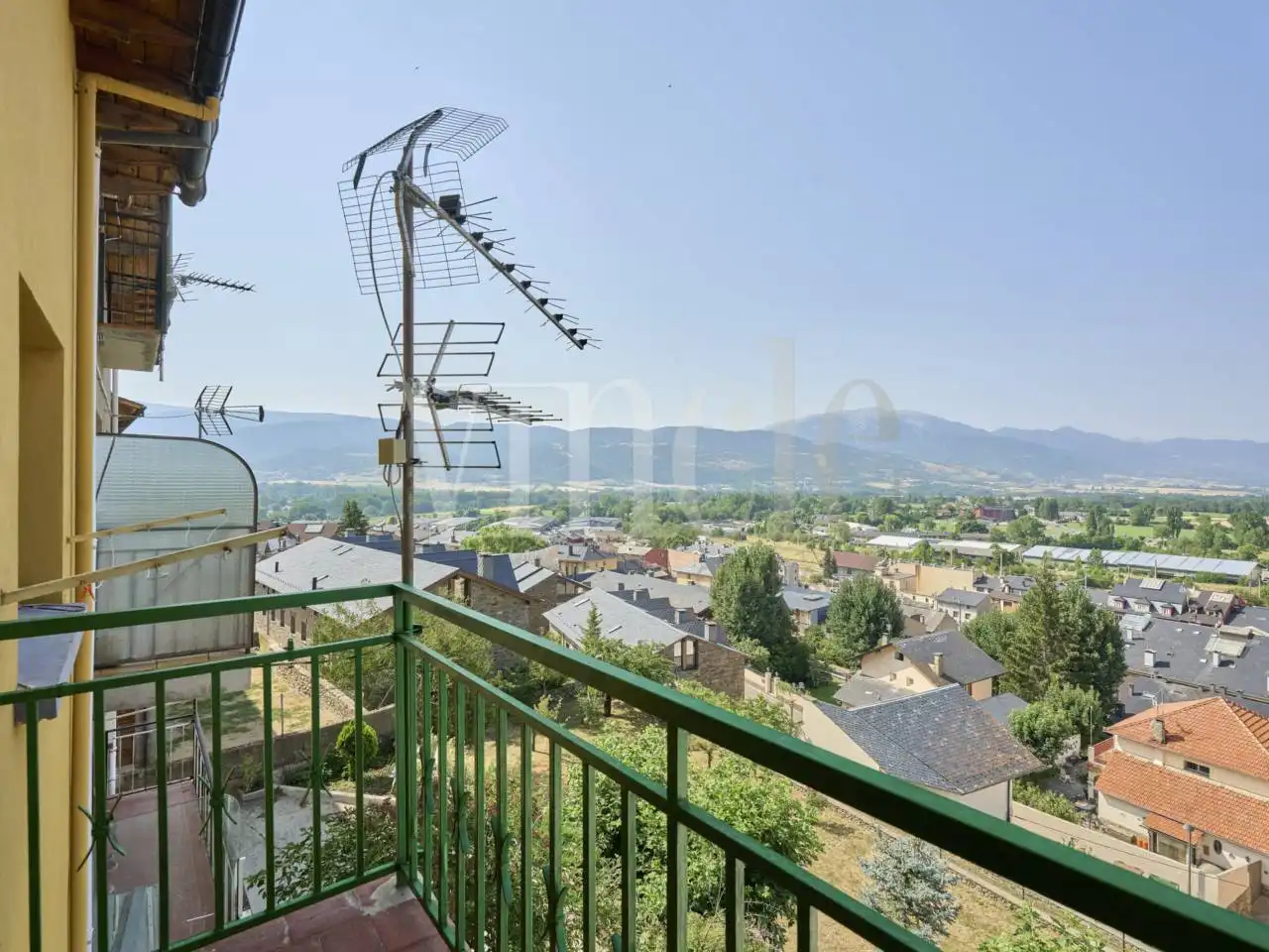 Terrassa de Apartament en venda en Puigcerdà amb Calefacció, Parquet i Terrassa