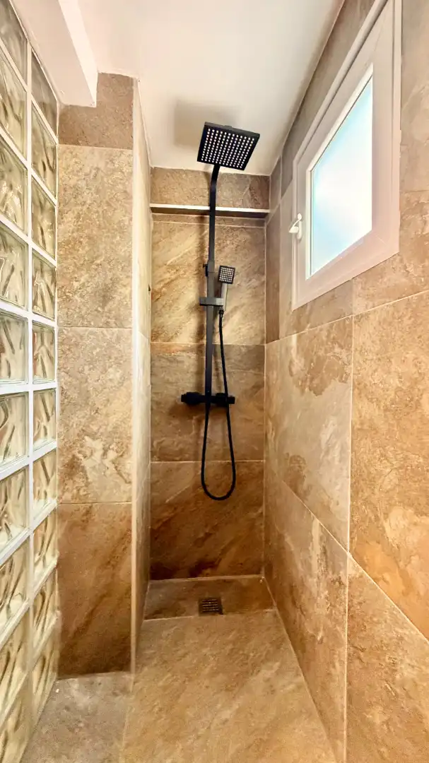 Badezimmer von Haus oder Chalet zum Verkauf in Tarragona mit Heizung, Privatgarten und Parkett