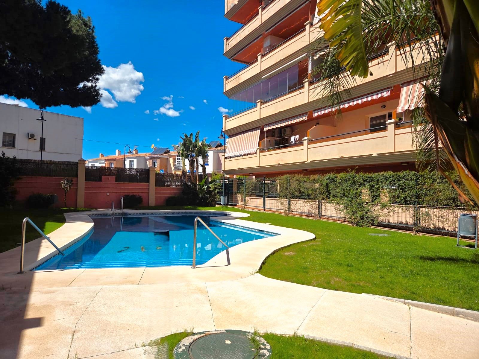 Piscina de Pis en venda en Fuengirola amb Aire condicionat, Calefacció i Terrassa