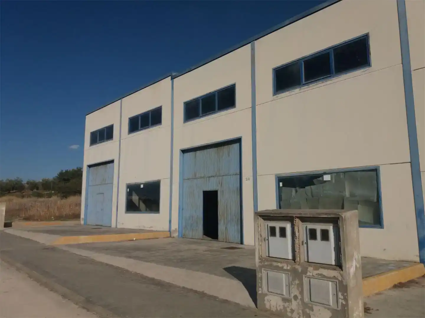 Außenansicht von Fabrikhallen zur Miete in Marchena, Sevilla