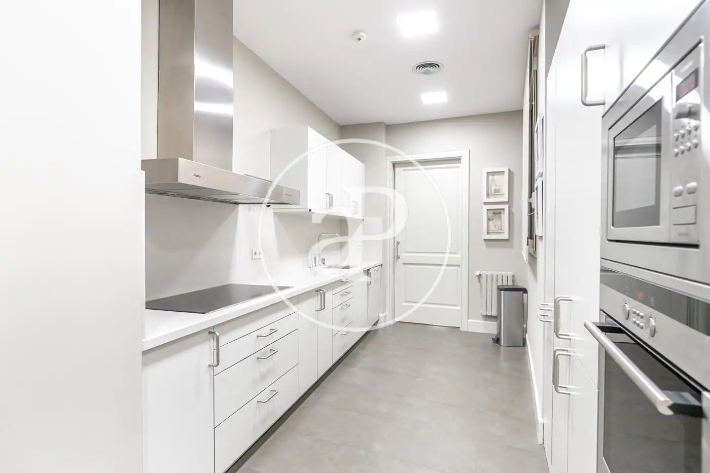 Küche von Wohnung zum Verkauf in Barcelona mit Klimaanlage, Heizung und Balkon