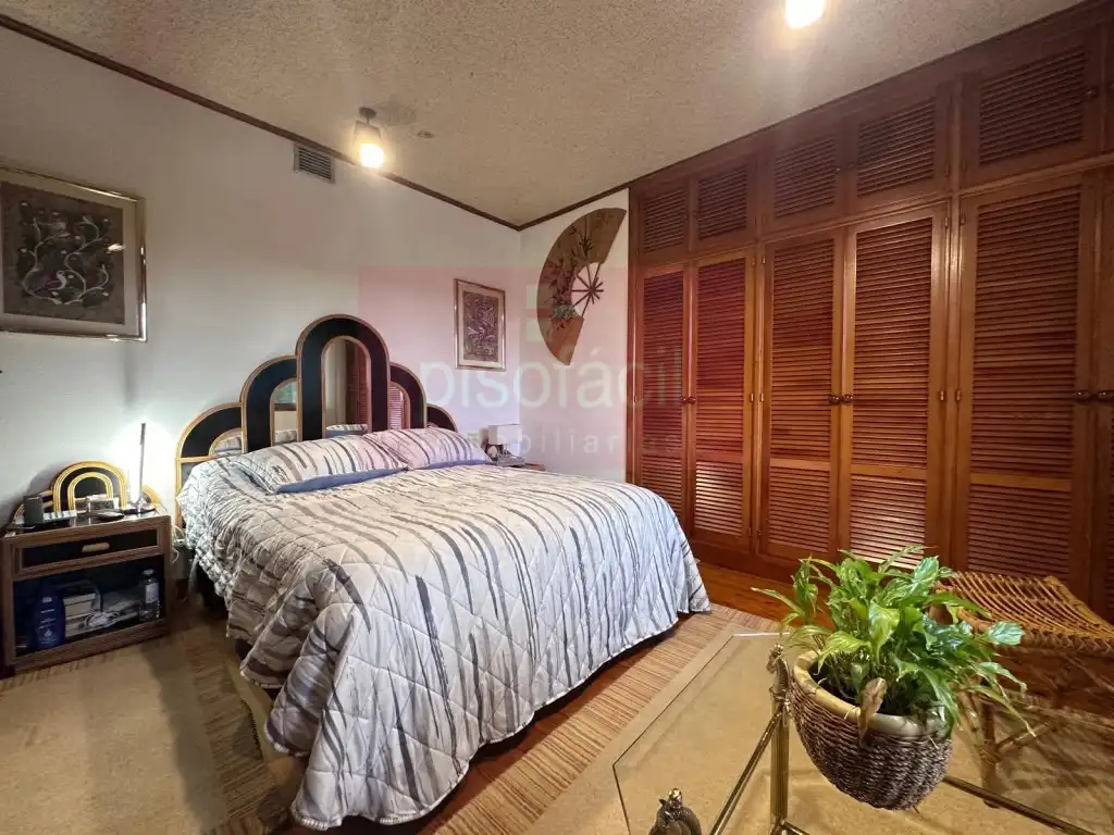 Dormitori de Casa o xalet en venda en Lugo