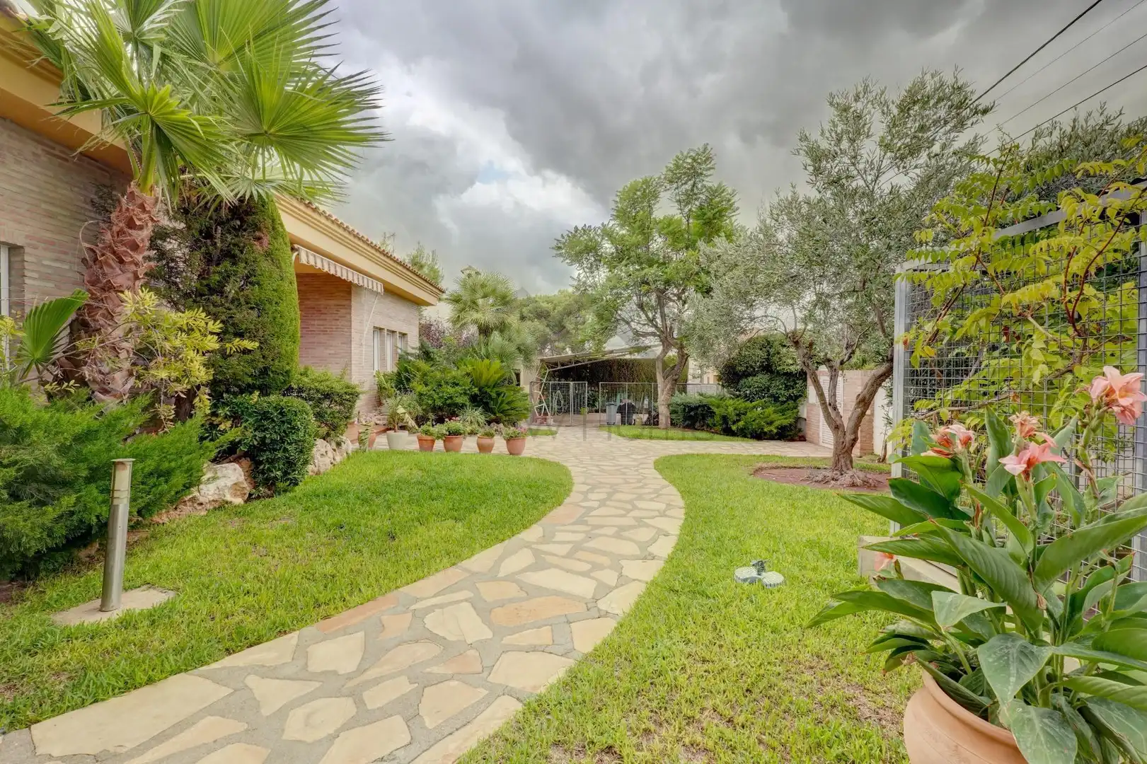Garden of Houses for sale in La Pobla de Vallbona  with Heating, Private garden and Terrace