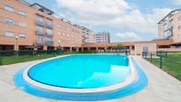 Swimming pool of Flat for sale in Fuenlabrada  with Air Conditioner, Heating and Terrace