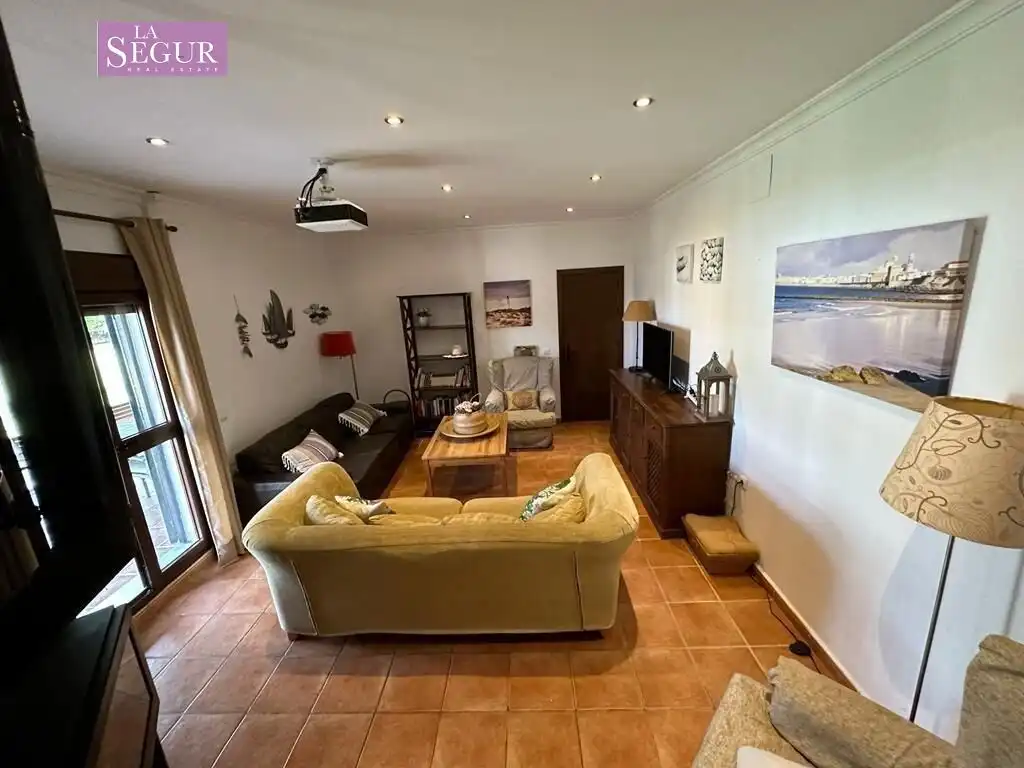Sala de estar de Casa o chalet en venta en Conil de la Frontera con Aire acondicionado, Jardín privado y Terraza