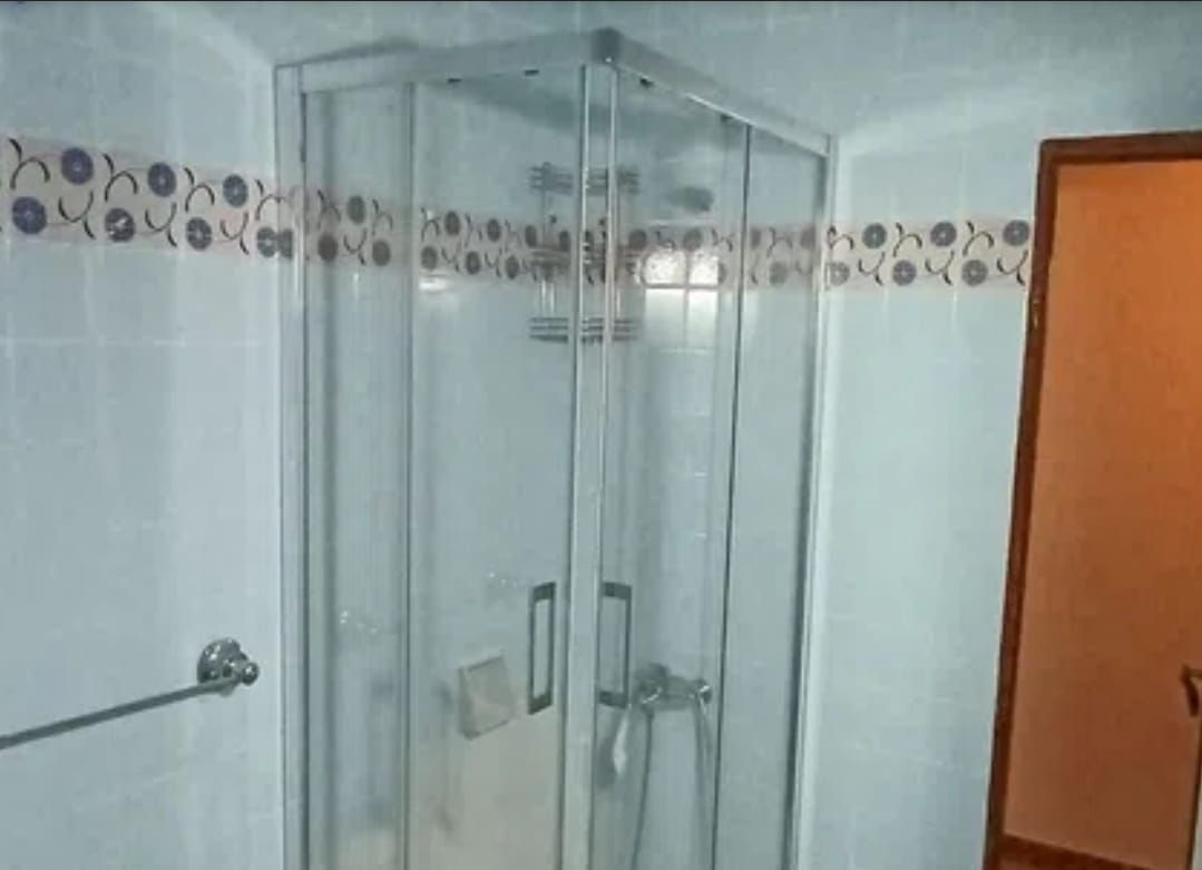 Bany de Pis en venda en  Jaén Capital amb Terrassa