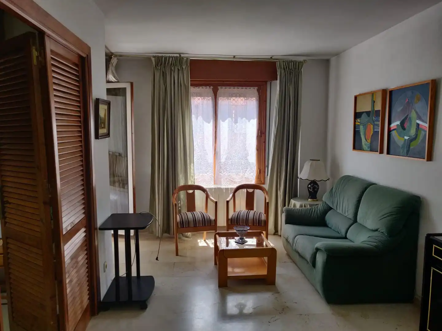 Sala d'estar de Apartament de lloguer en Granada amb Calefacció