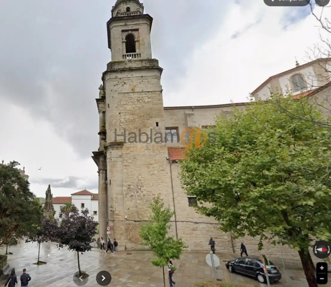 Vista exterior de Piso en venta en Santiago de Compostela  con Calefacción, Terraza y Amueblado