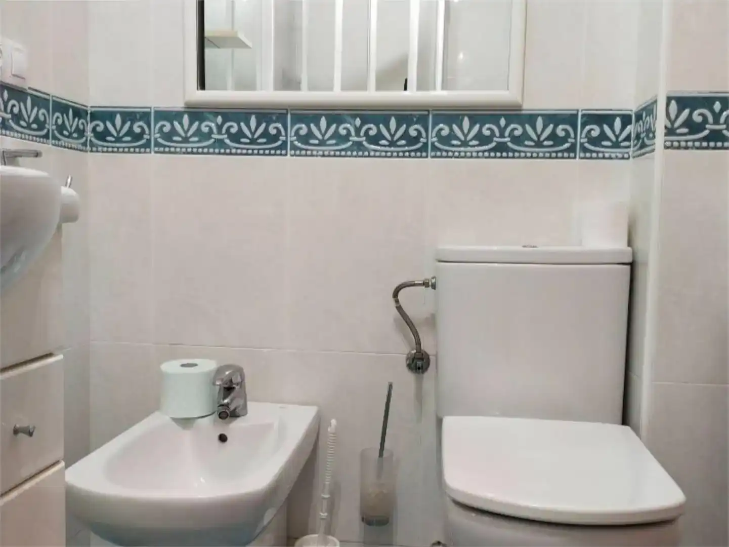 Bany de Pis en venda en Cudillero amb Parquet, Traster i Moblat