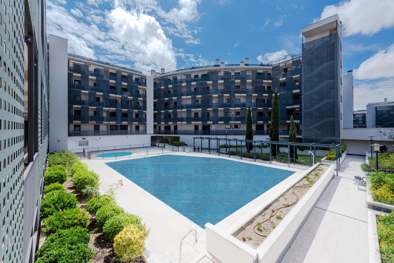 Swimming pool of Flat for sale in Torrejón de Ardoz  with Parquet flooring and Storage room