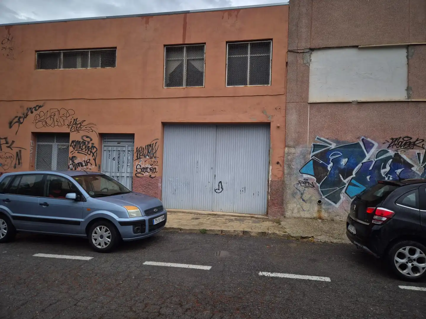 Parkplatz von Fabrikhallen zur Miete in Elche / Elx