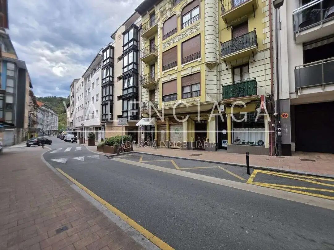 Außenansicht von Wohnung zum Verkauf in Ordizia mit Balkon