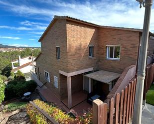 Vista exterior de Casa o xalet en venda en Esparreguera amb Calefacció, Terrassa i Traster