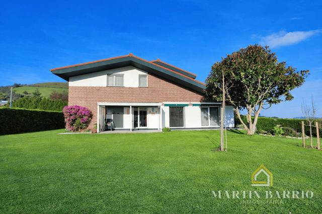 Casa-chalet en Venta en Laureta-Laureta Taldea Etxetaldea en Muskiz