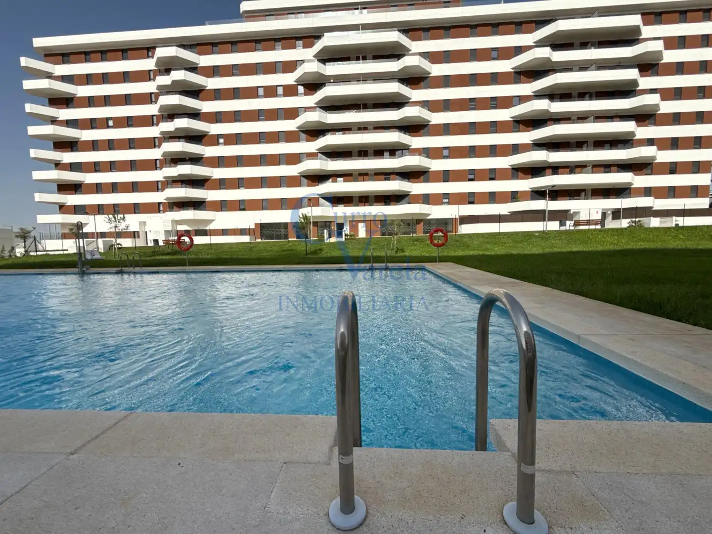 Appartamento con piscina in affitto a Entrenúcleos, imagen 2