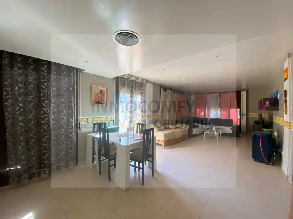 Sala de estar de Dúplex en venta en La Bisbal d'Empordà